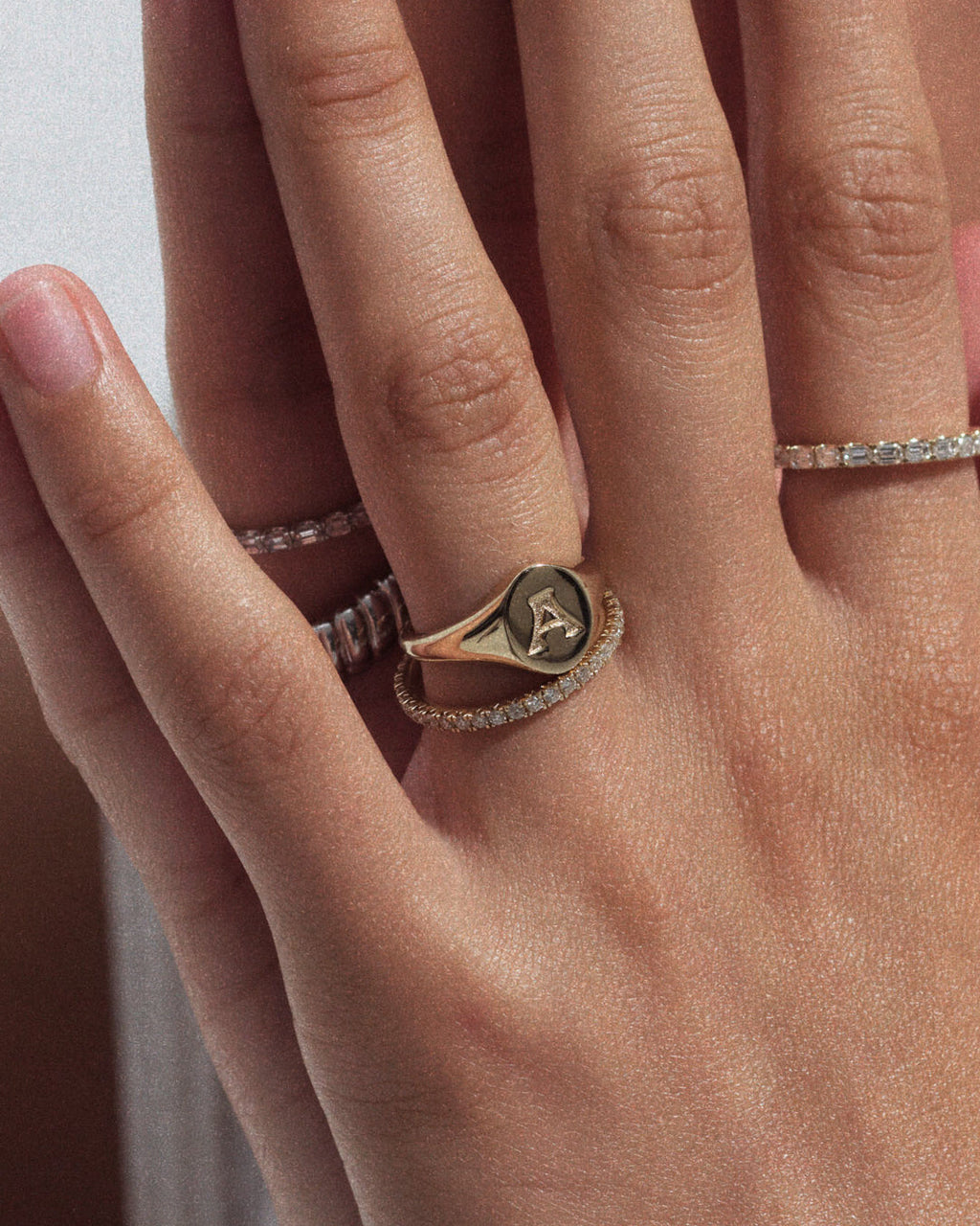 Oval Signet Ring [Vintage] — alternate view 2