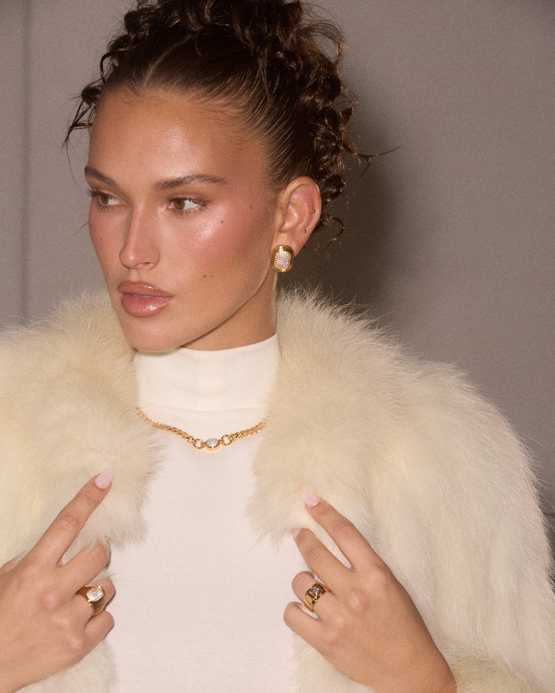 Pavé Oval Link Necklace — detail view