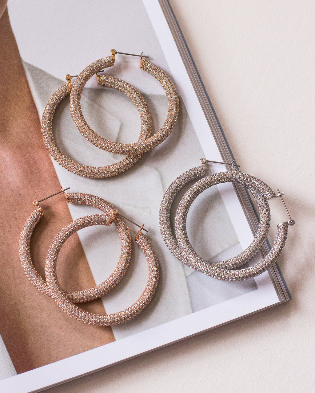 Pave Amalfi Hoops- Gold — detail view 2