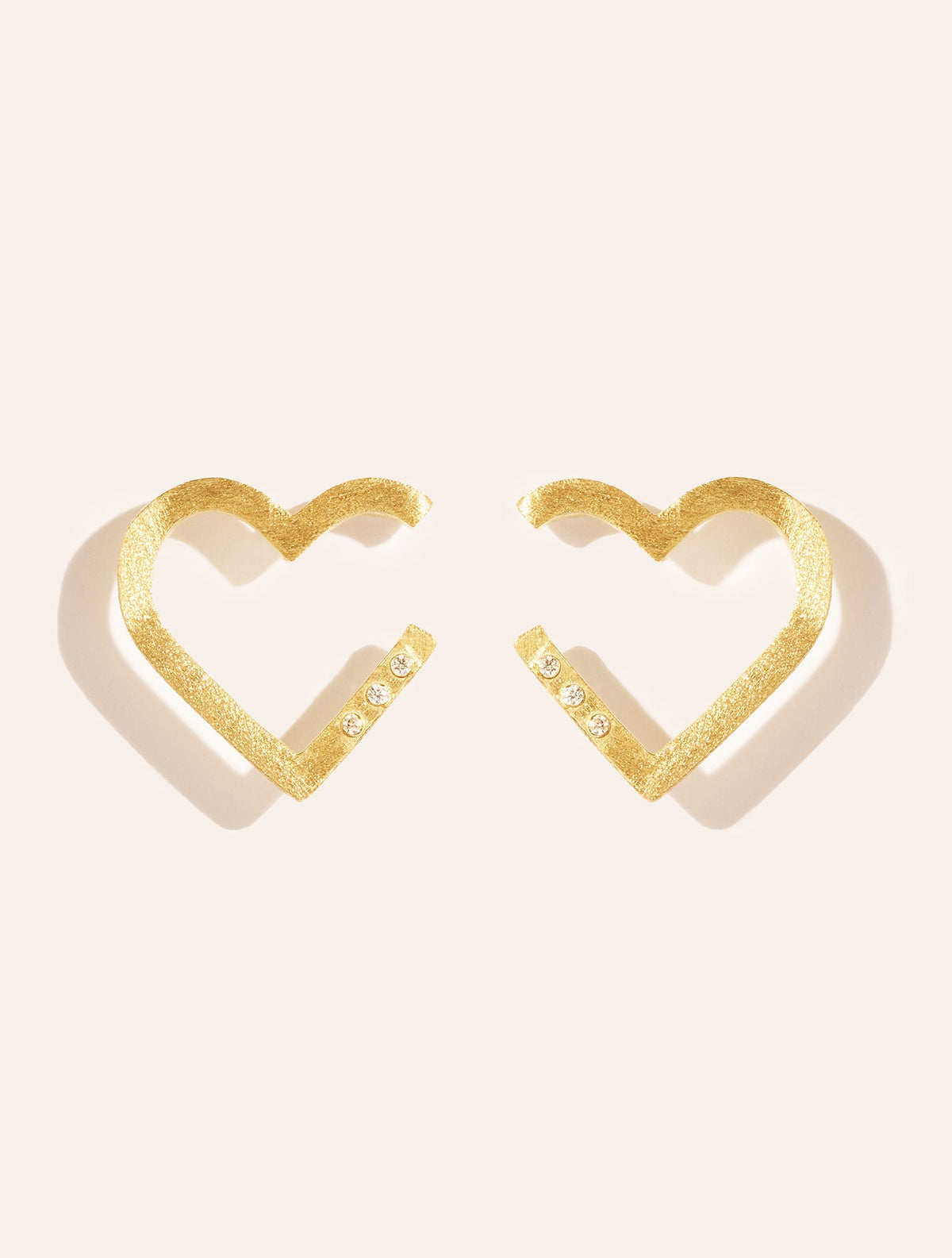 Magnetique Earrings - Coeur - White Zircons - front view