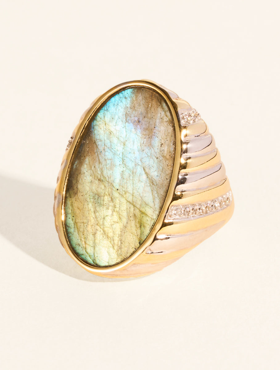 Amara Ring - Labradorite - front view
