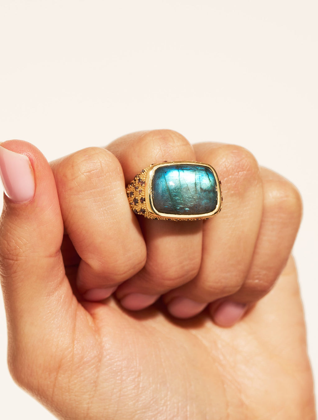 Empreinte Ring - Labradorite - detail view
