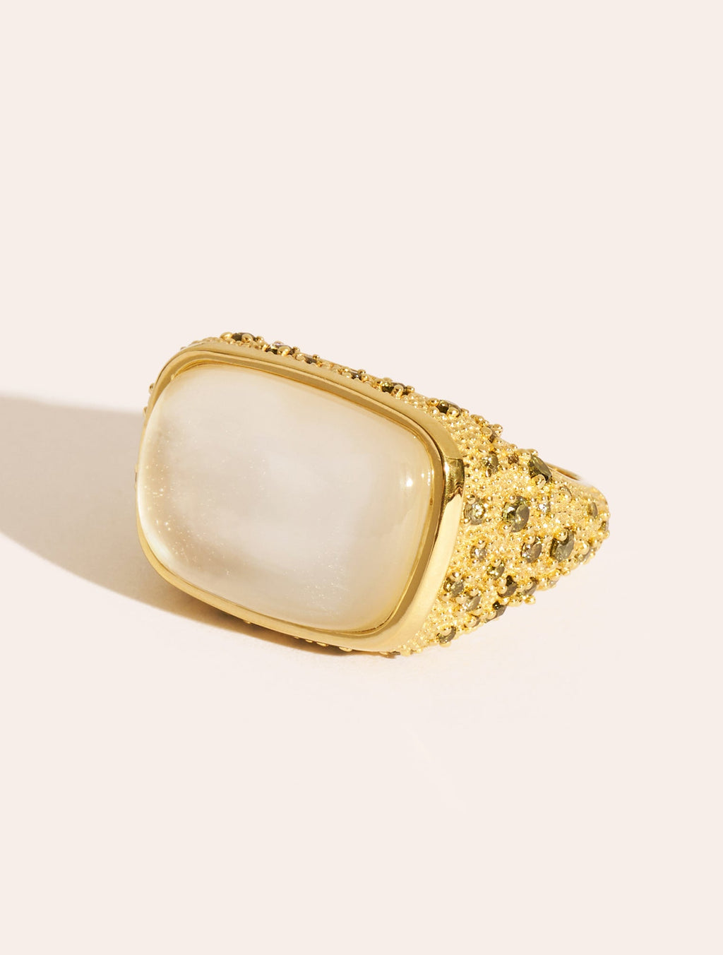 Empreinte Ring - Mother-of-pearl - front view