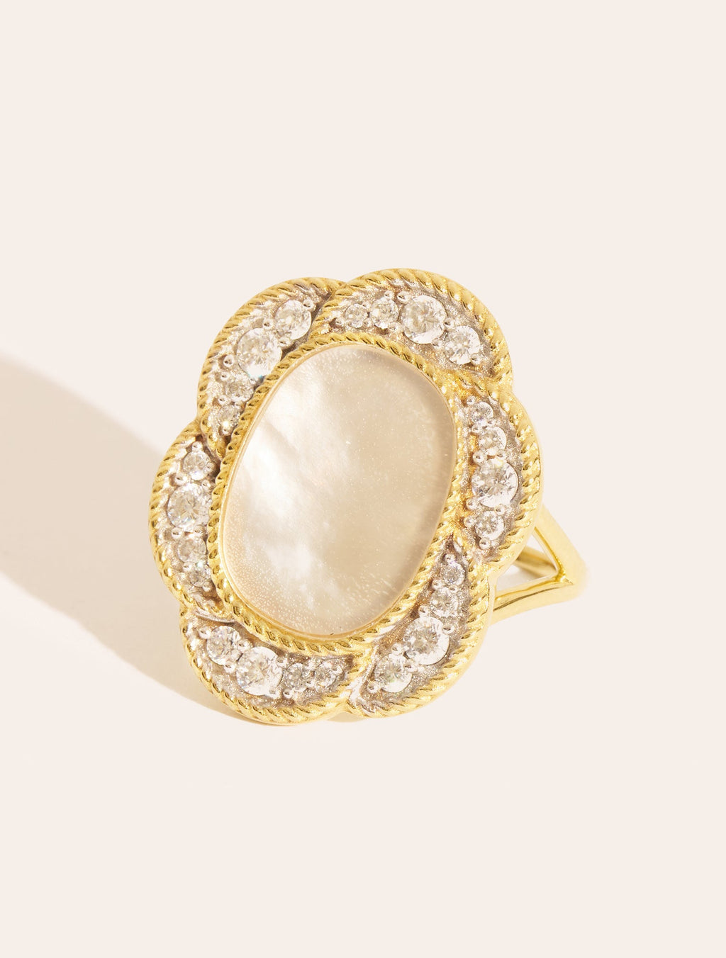 Esmée Ring - Mother-of-pearl - front view