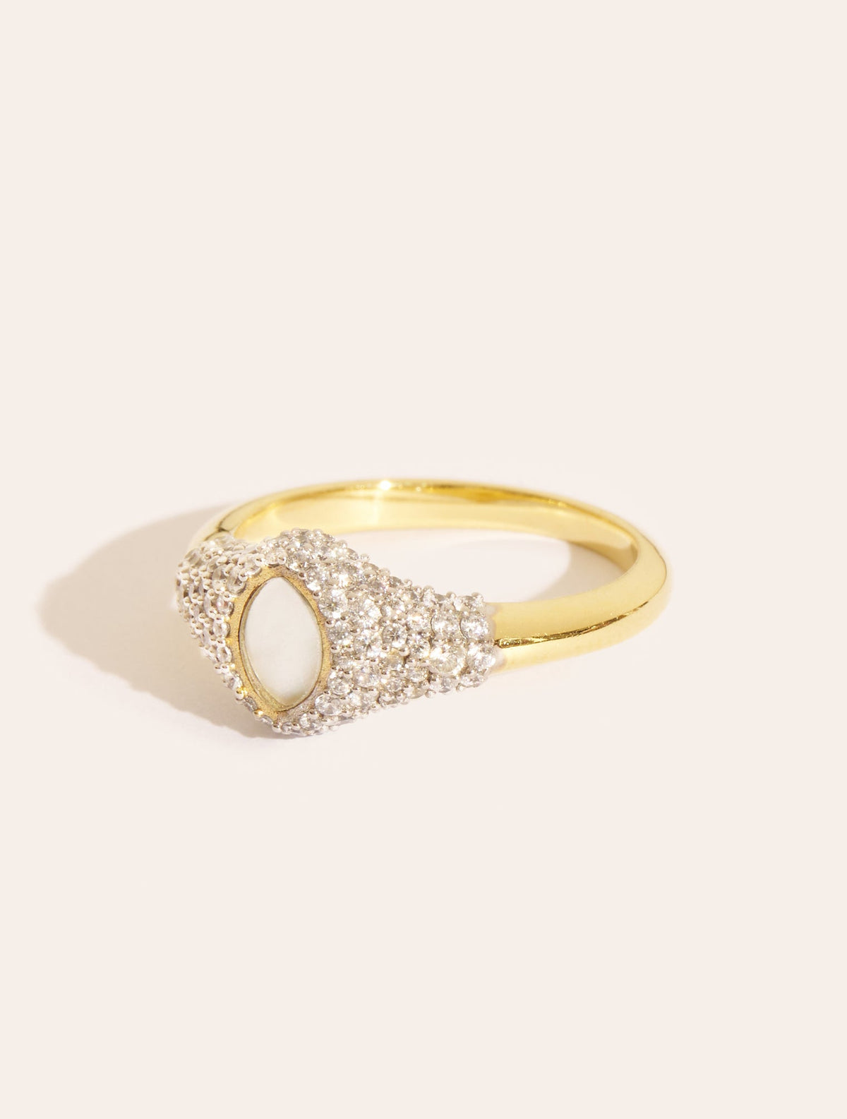 Gigi Ring - Mother-of-pearl - front view