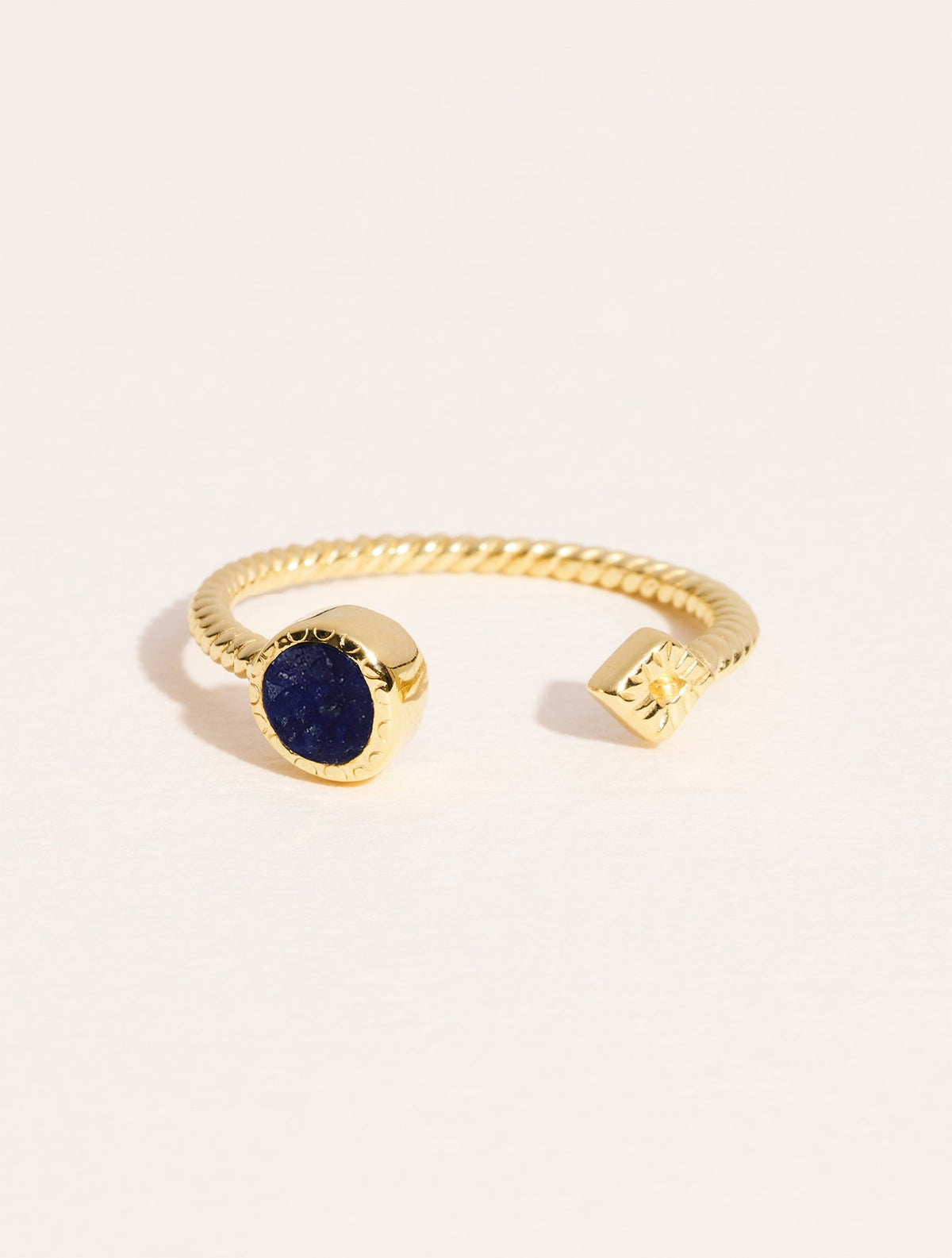 Livy Ring - Saphir - front view