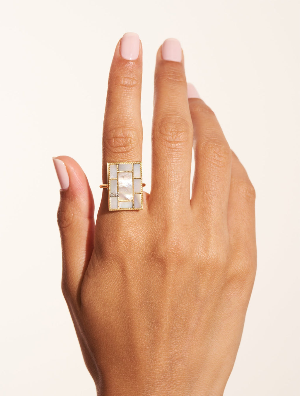 Mara Ring - Mother-of-pearl - detail view