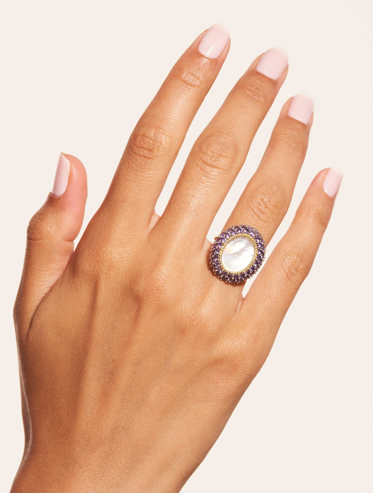 Mirage Ring - Mother-of-pearl - detail view