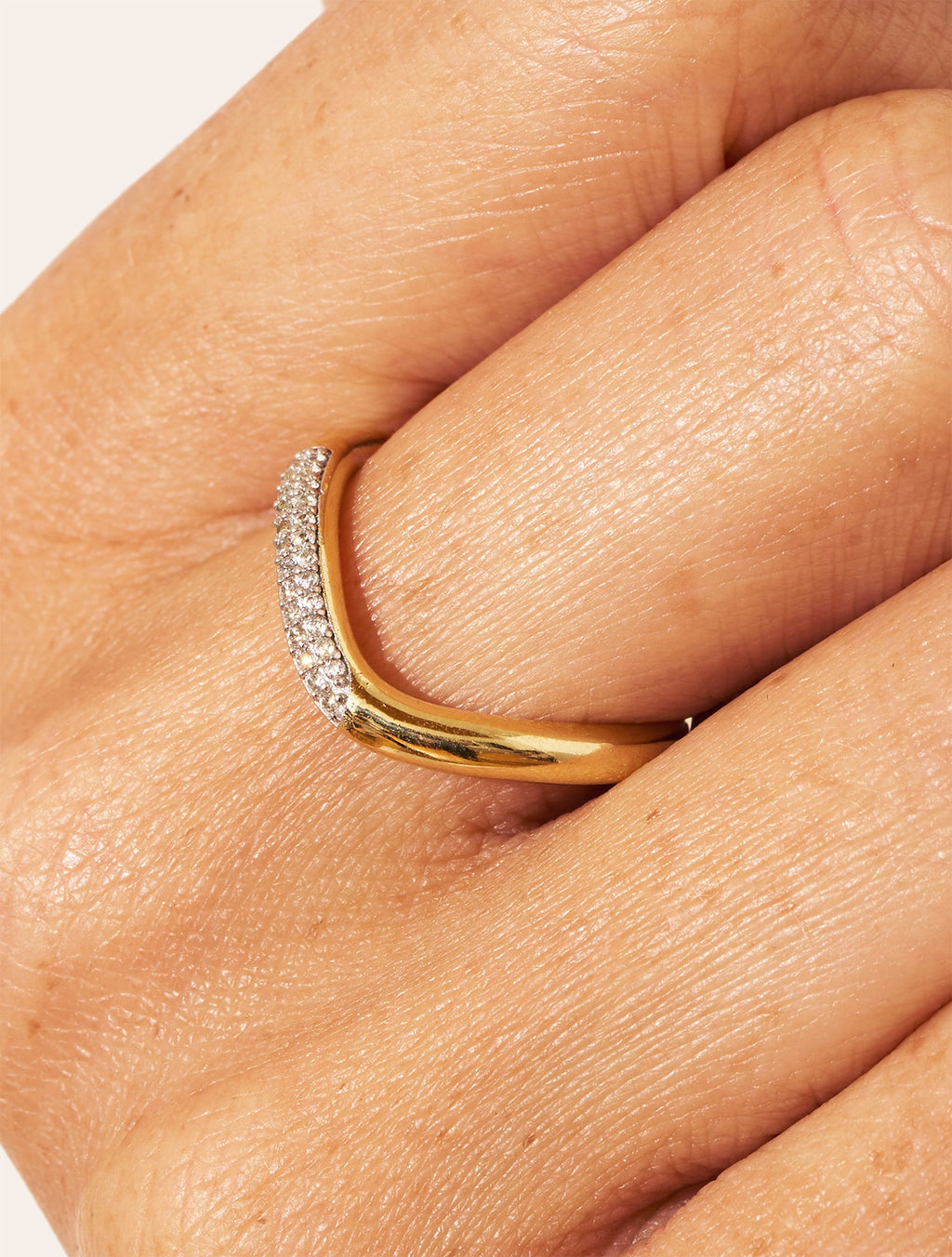 Origine Ring - Pavée of zircons - alternate view