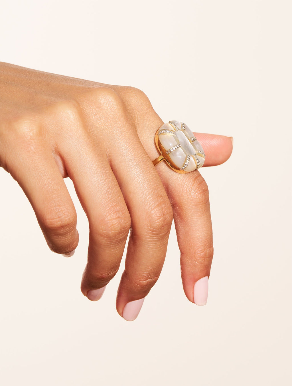 Reem Ring - Mother-of-pearl - detail view