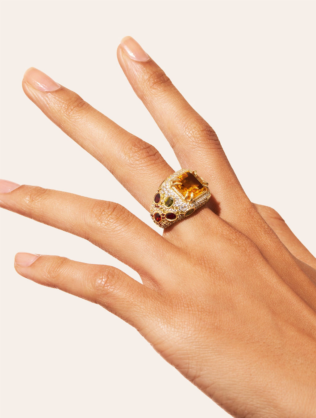 Panthère Ring - Quartz coloured Yellow - detail view