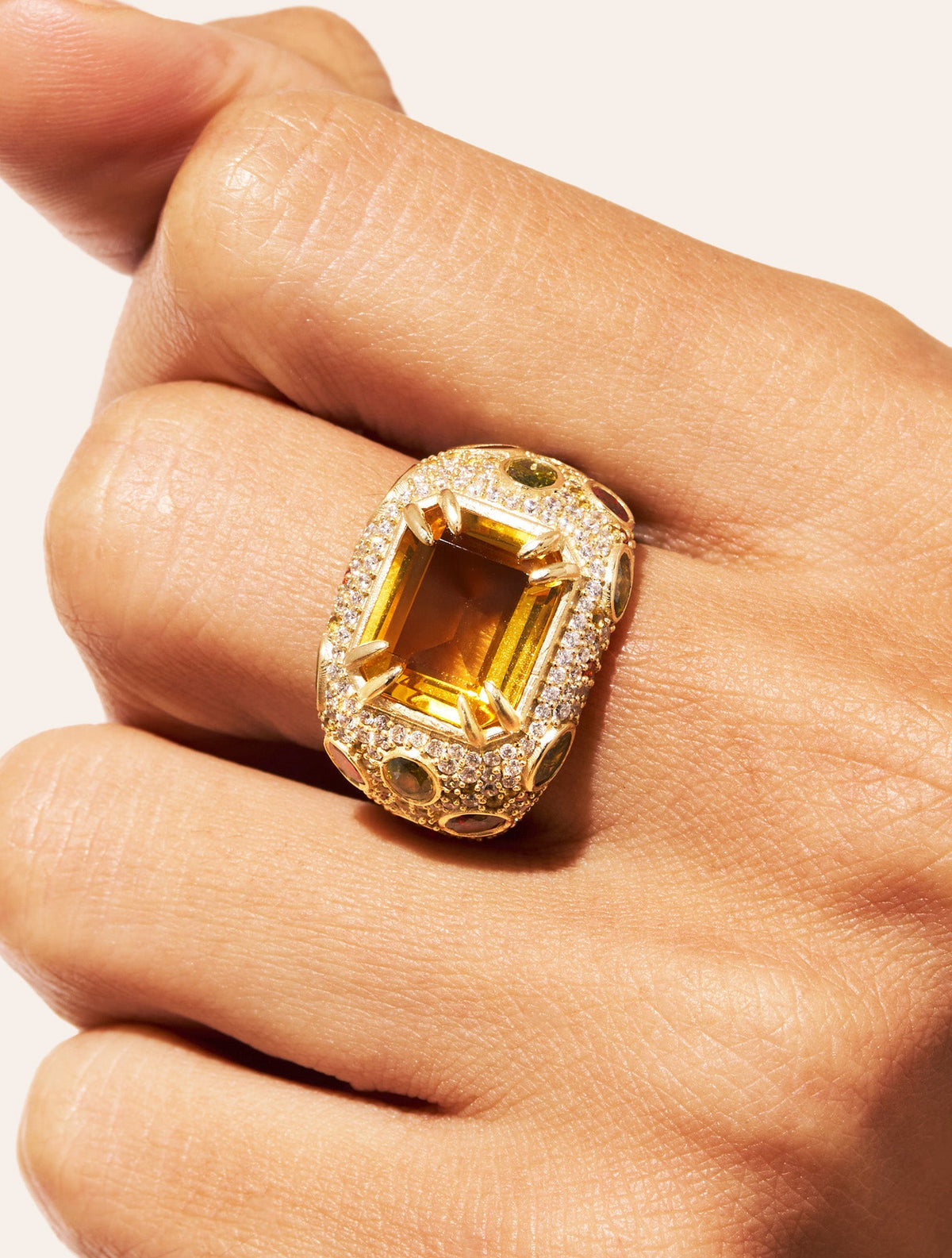 Panthère Ring - Quartz coloured Yellow - alternate view