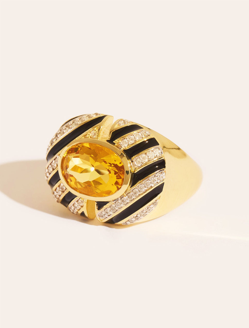 Zèbre Ring - Quartz coloured Yellow & enamel Black - front view