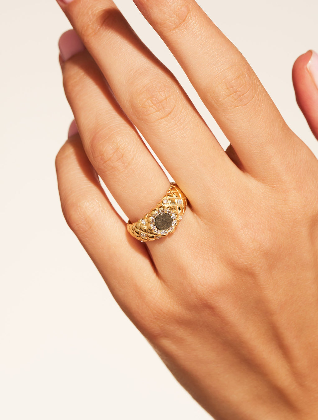 Rive Ring - D'or - Golden Obsidienne - detail view