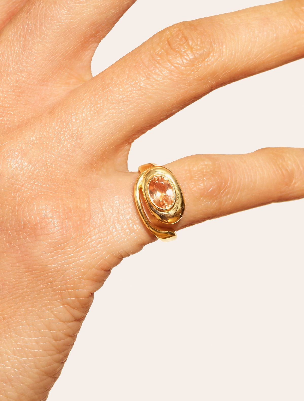 Escargot Ring - Quartz coloured champagne - Riviera - alternate view