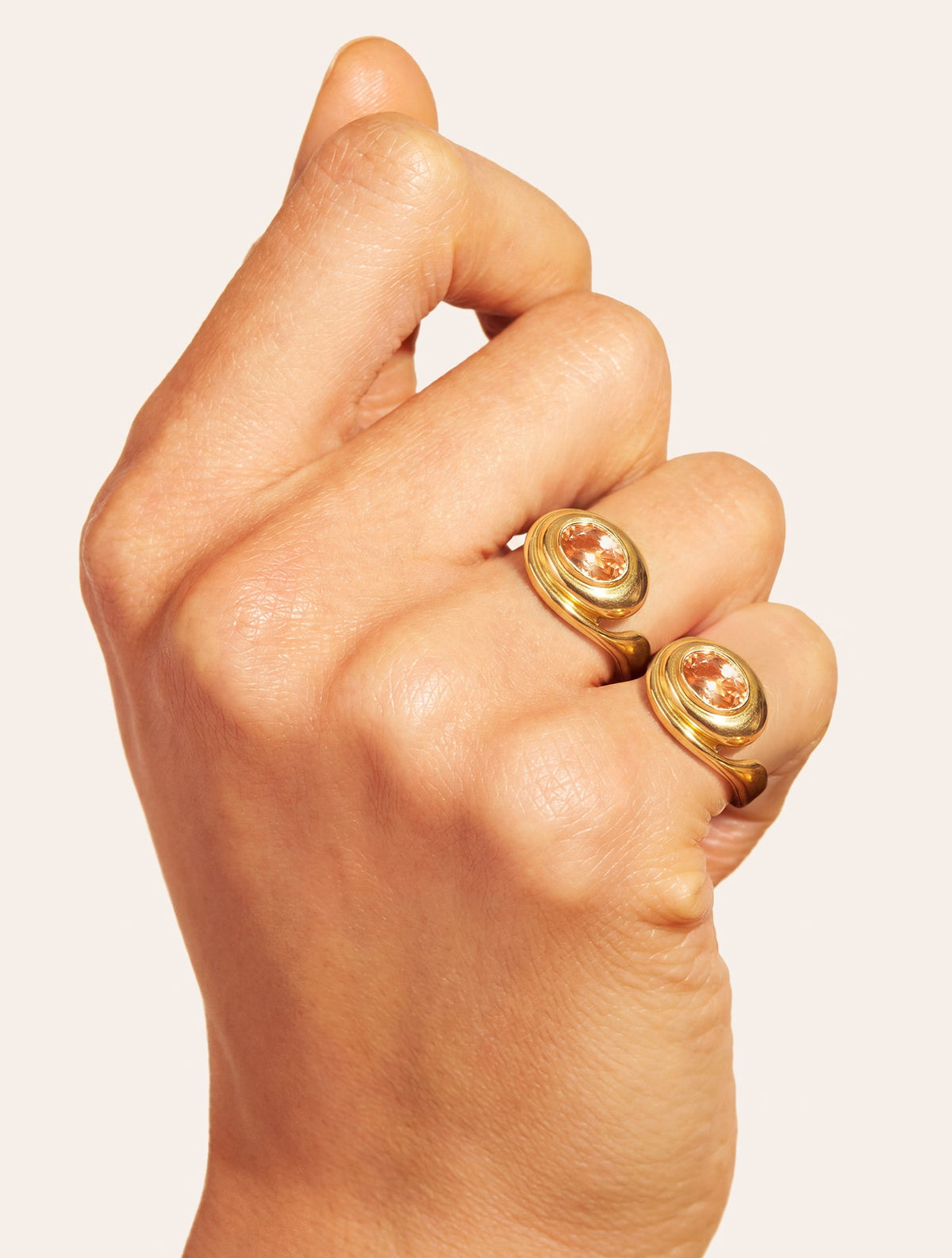 Escargot Ring - Quartz coloured champagne - Riviera - detail view