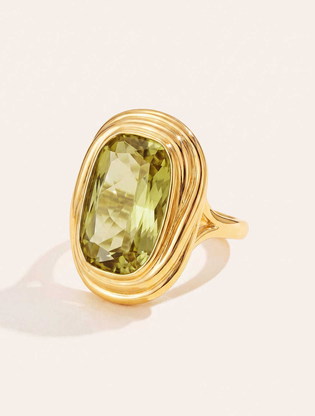 Oval Ring - Quartz coloured Green Light - Riviera - front view
