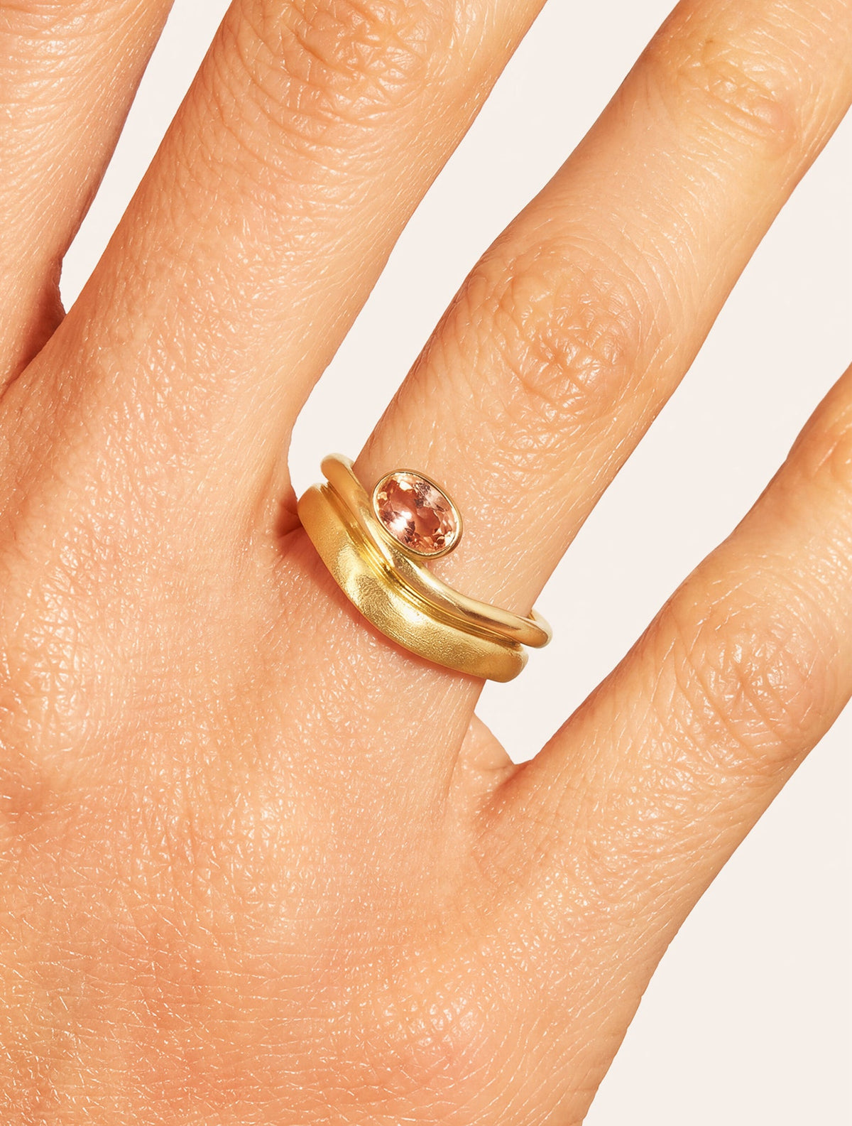 Vague Ring - Quartz coloured champagne - Riviera - alternate view