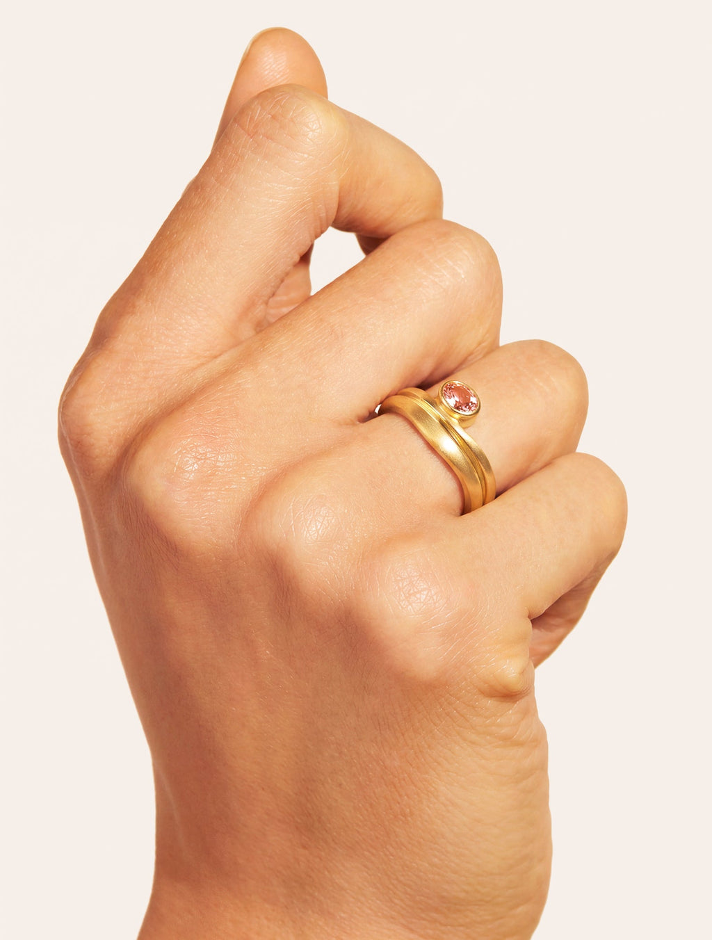 Vague Ring - Quartz coloured champagne - Riviera - detail view