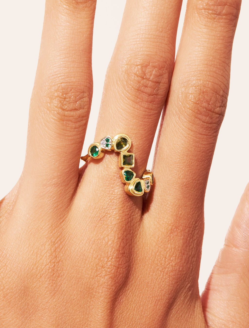 Rivière Ring - Green Zircons - detail view