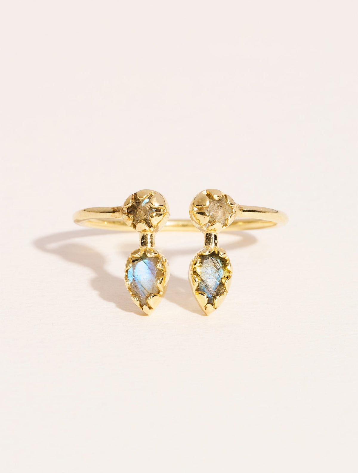 Safra Ring - Labradorite - front view
