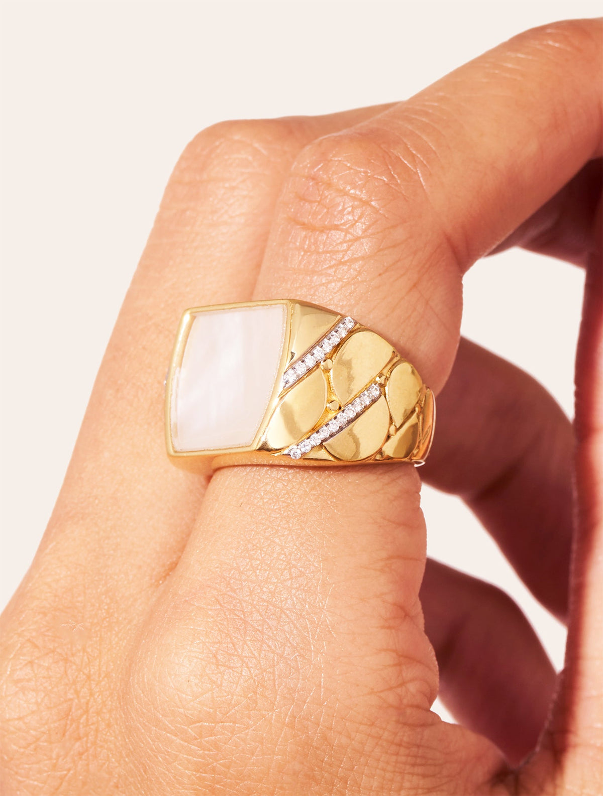Seema Ring - Mother-of-pearl - detail view
