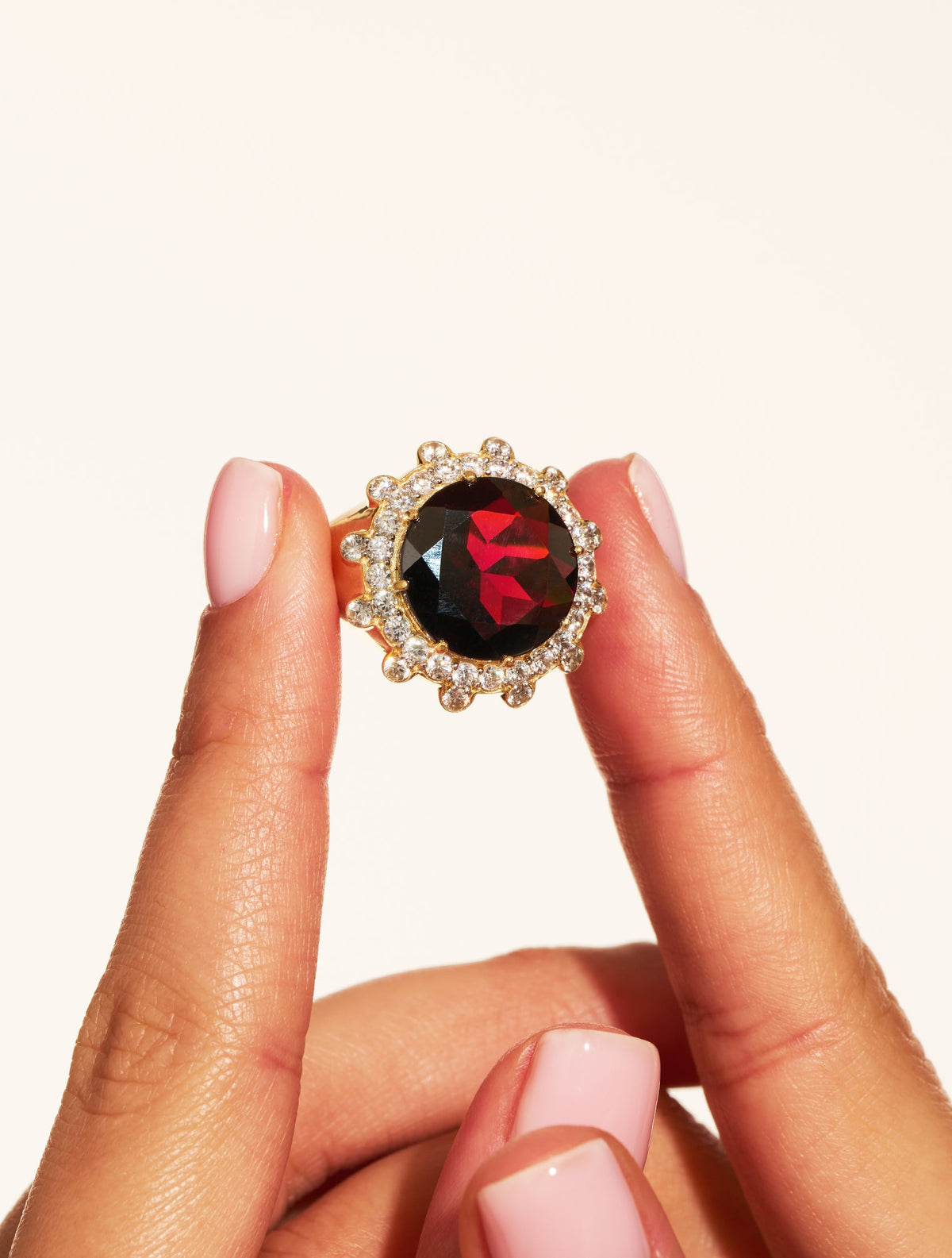 Sun Ring - Sauvage - Quartz coloured grenat - detail view