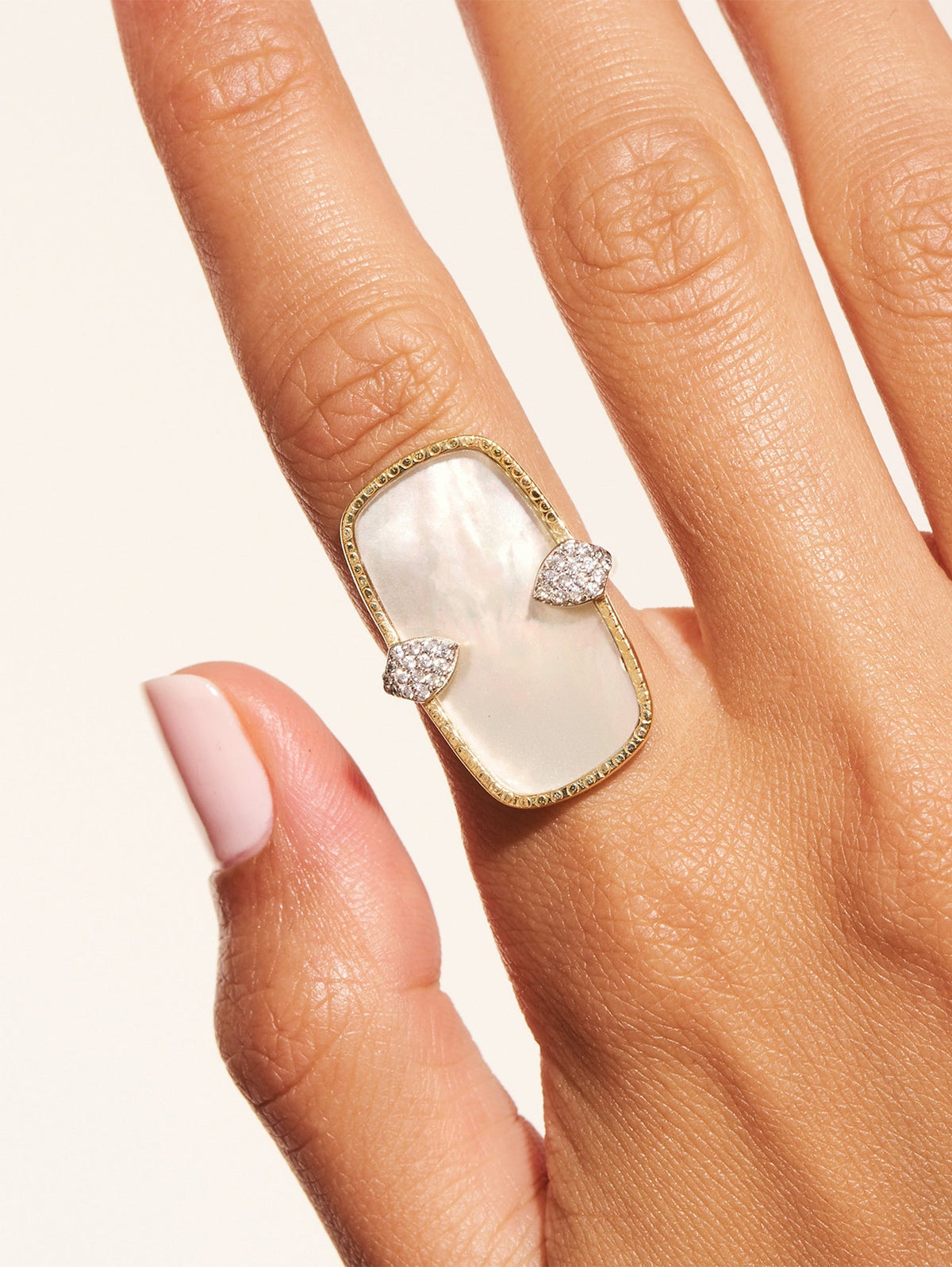 Sangha Ring - Mother-of-pearl - detail view