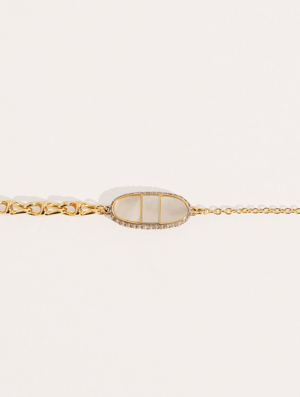 Izy Bracelet - Mother-of-pearl - front view