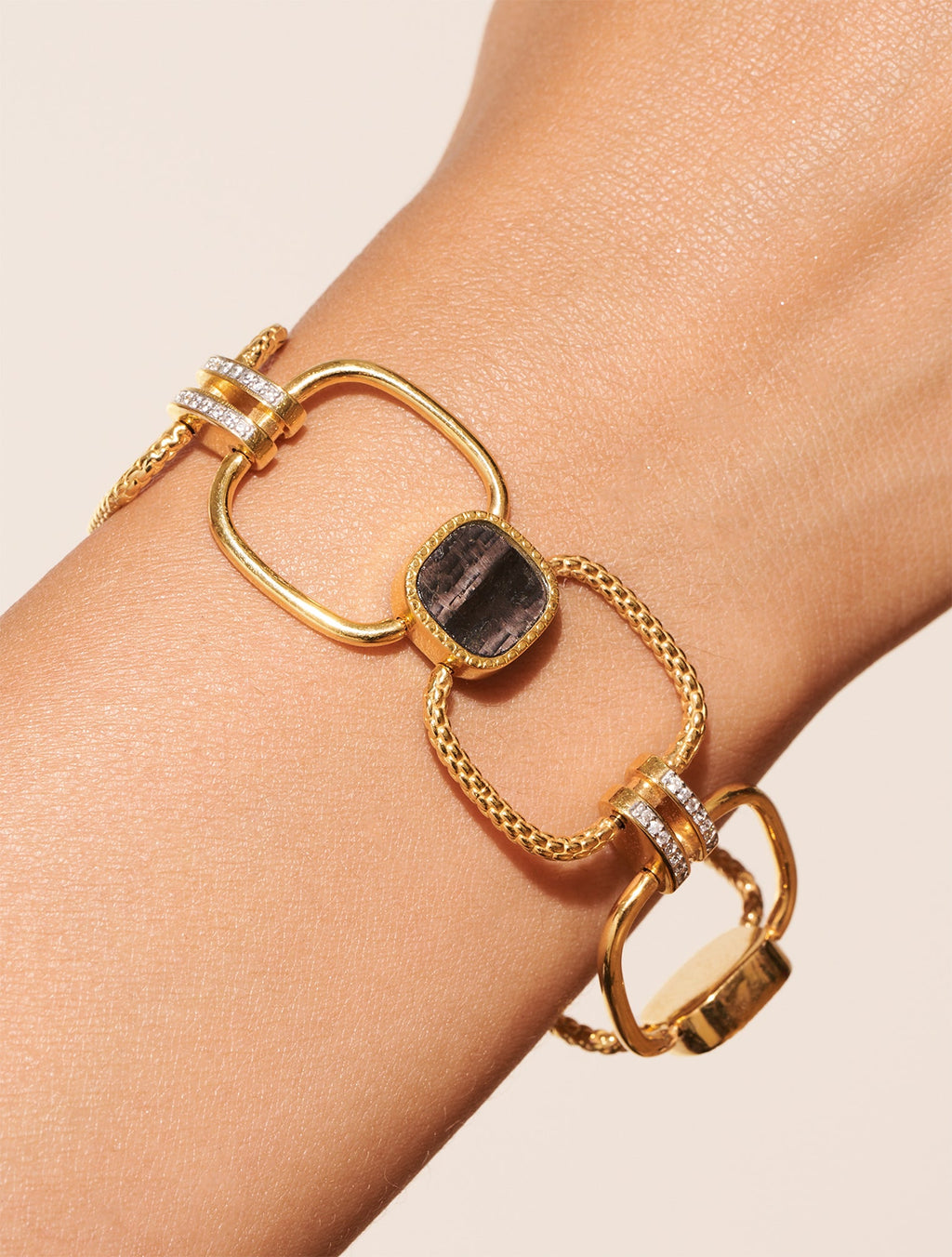 Kaïa Bracelet - Textured Onyx - alternate view