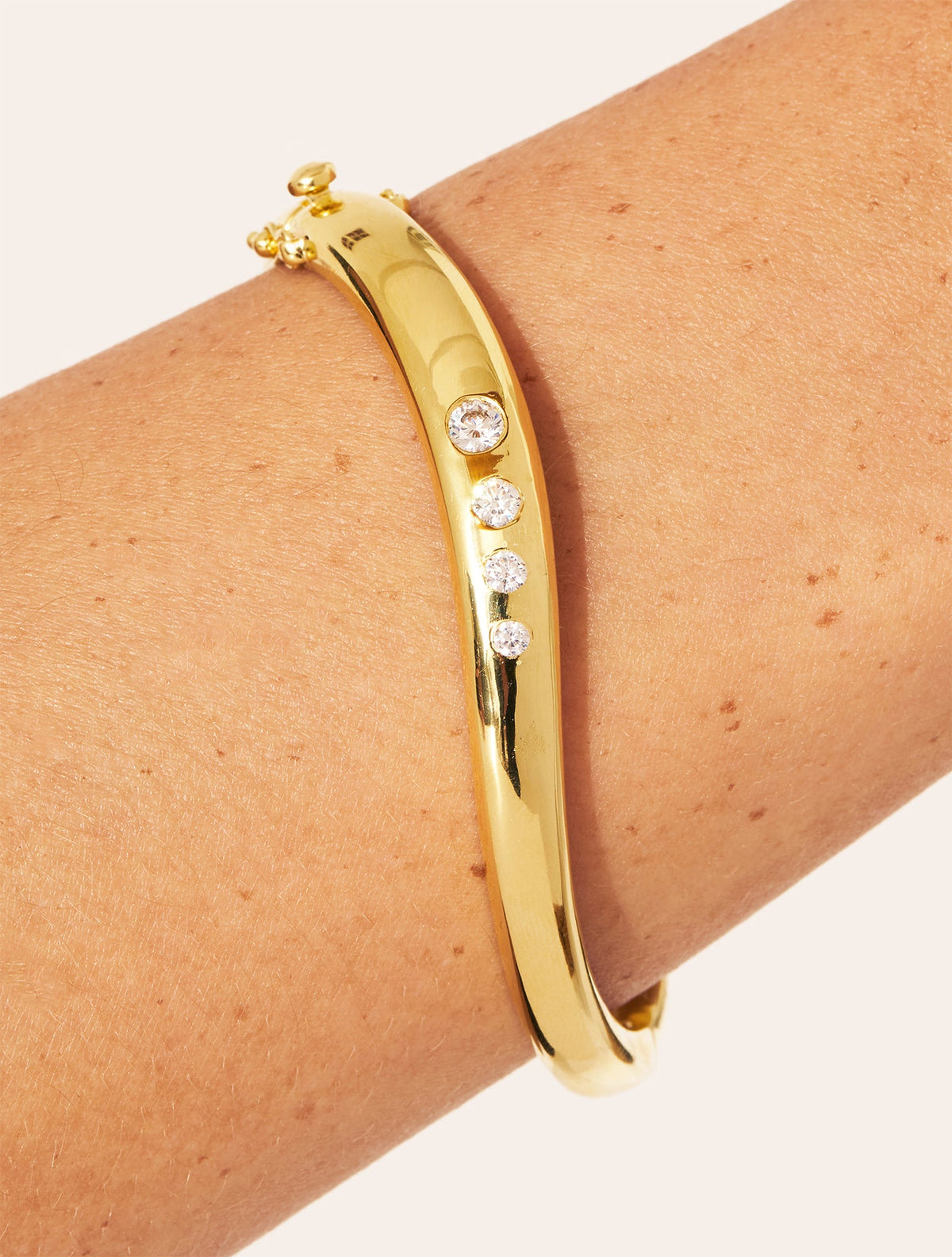 Origine Bangle - 4 zircons serties - alternate view