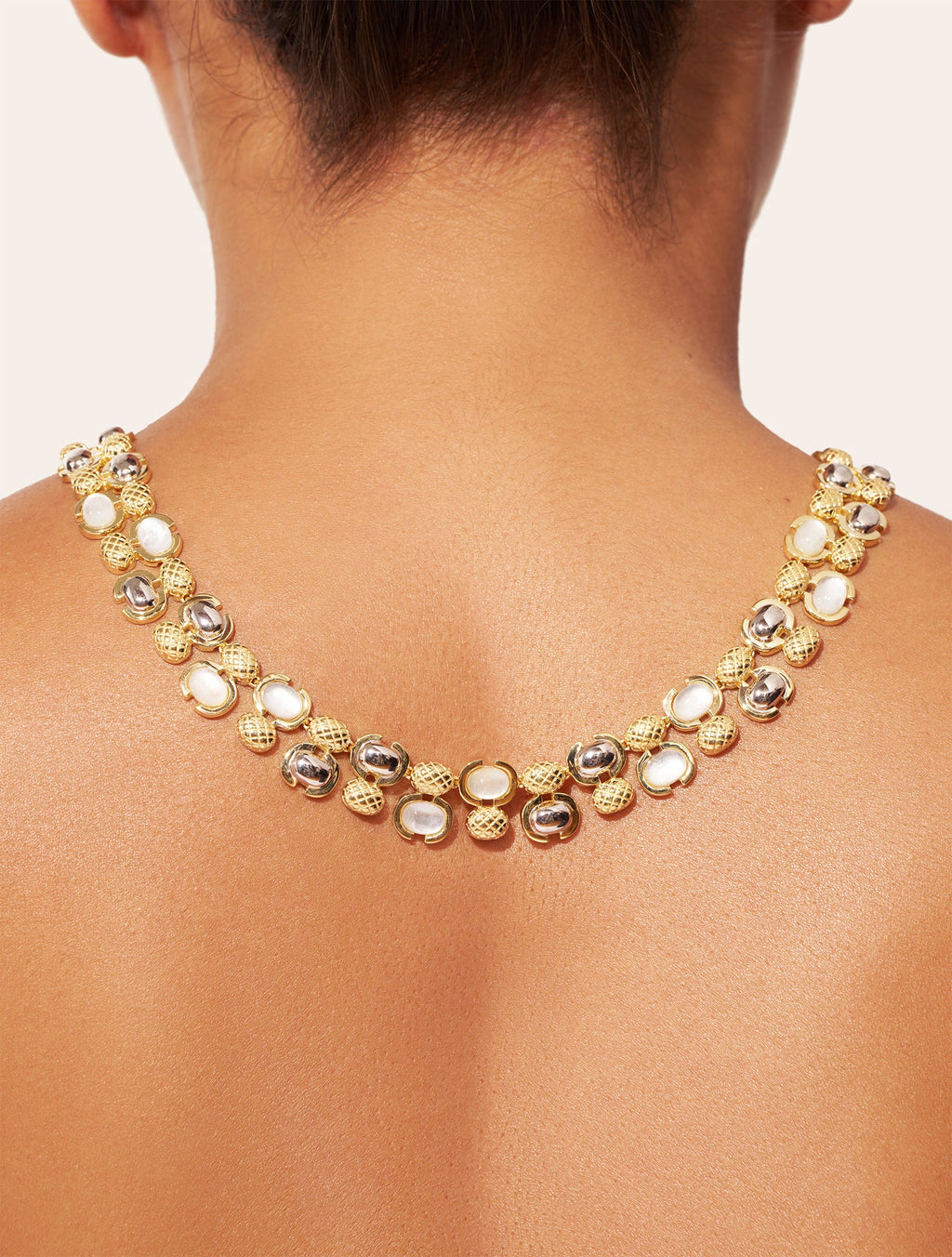 Amara Necklace - Mother-of-pearl - detail view