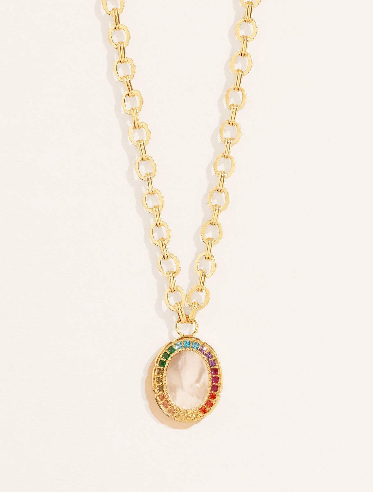 Hera Necklace - Mother-of-pearl - front view