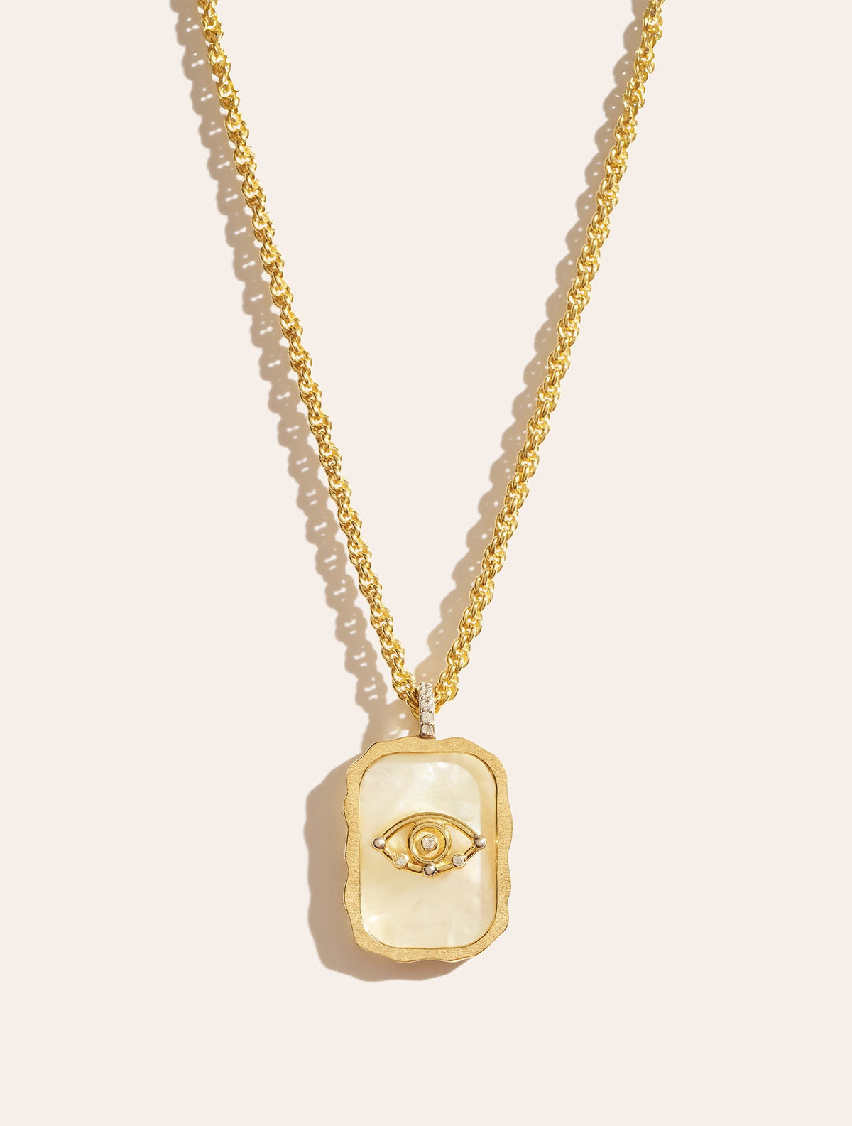 Manifeste Necklace - Oeil - front view
