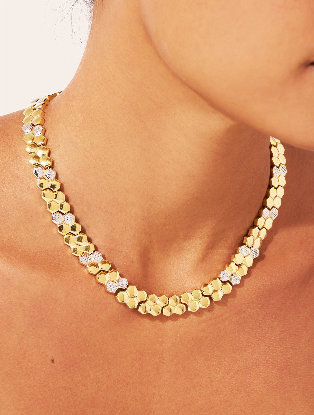 Règne Necklace - Animal - Bee - alternate view