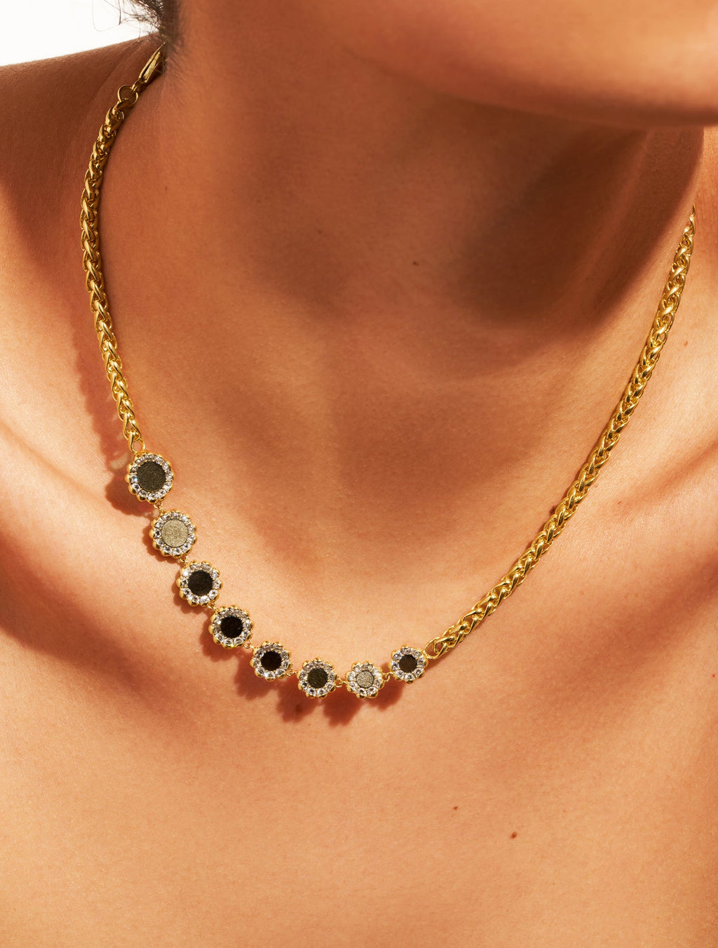 Rive Necklace - D'or - Golden Obsidienne - detail view