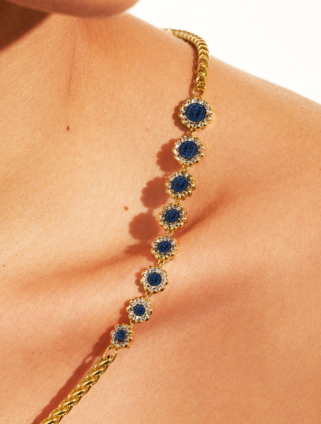 Rive Necklace - D'or - Sodalite - detail view