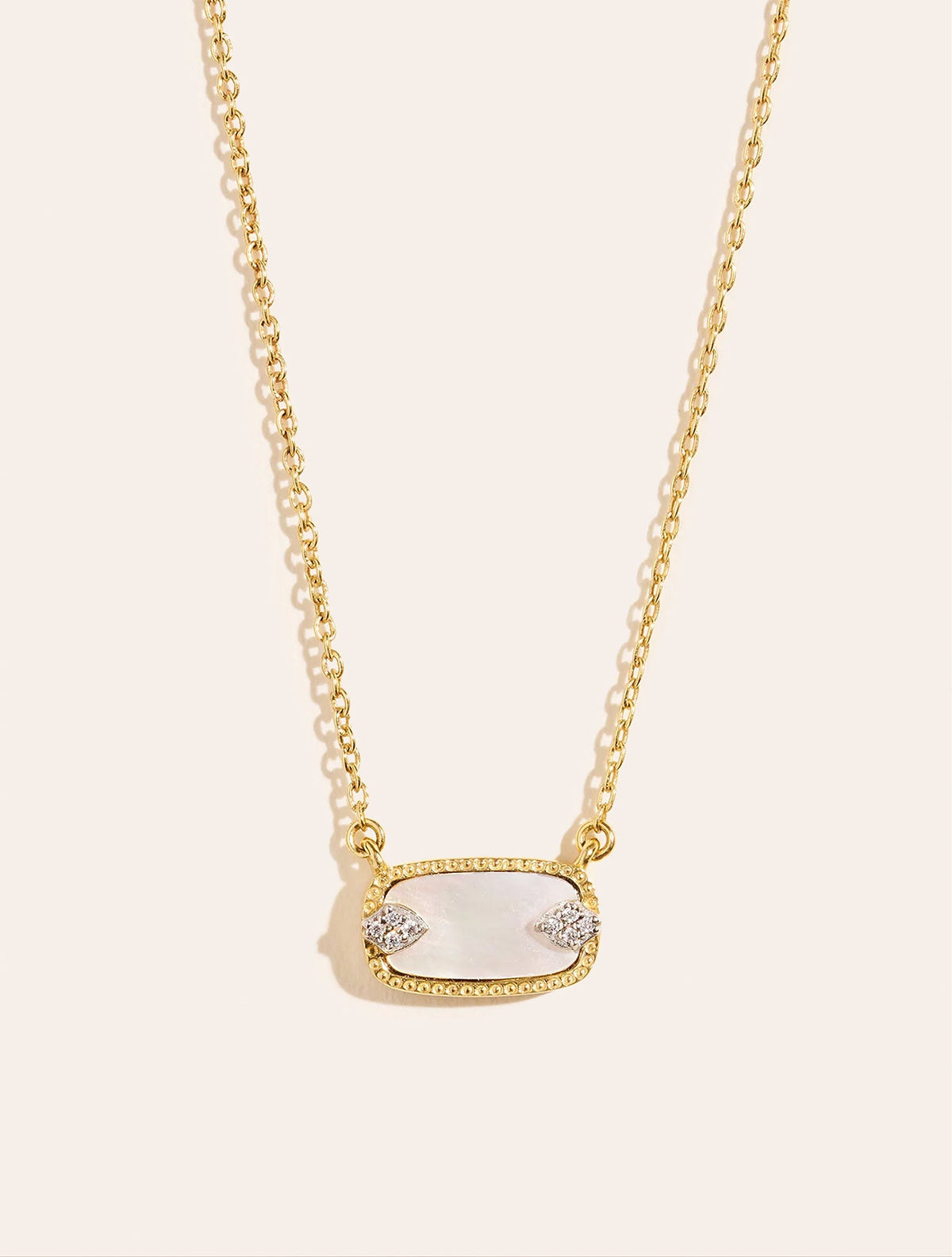 Sangha Necklace - Mother-of-pearl - front view