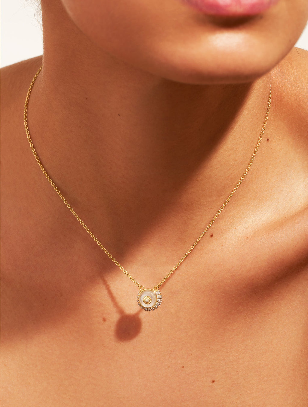 Coquillage Necklace - Mother-of-pearl - detail view
