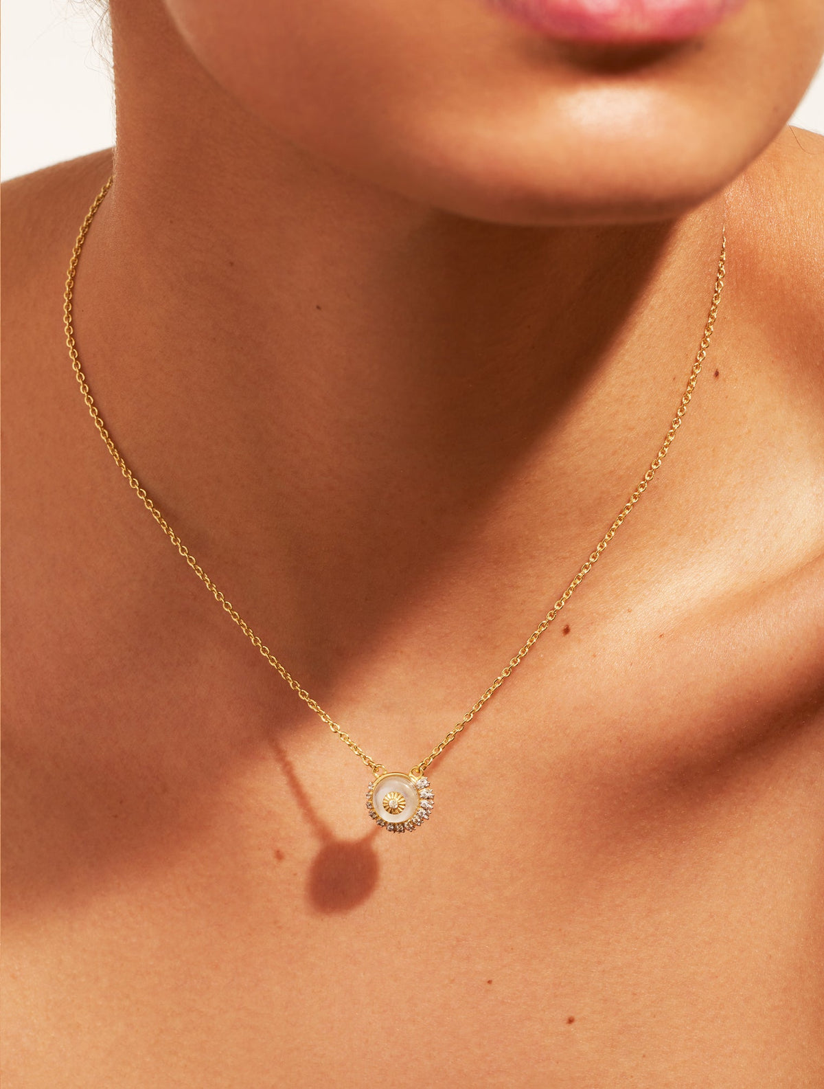 Coquillage Necklace - Mother-of-pearl - detail view