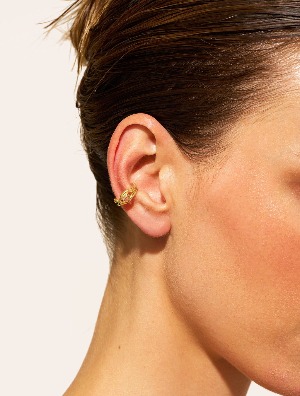 Earcuff - Quartz coloured champagne - Riviera - detail view