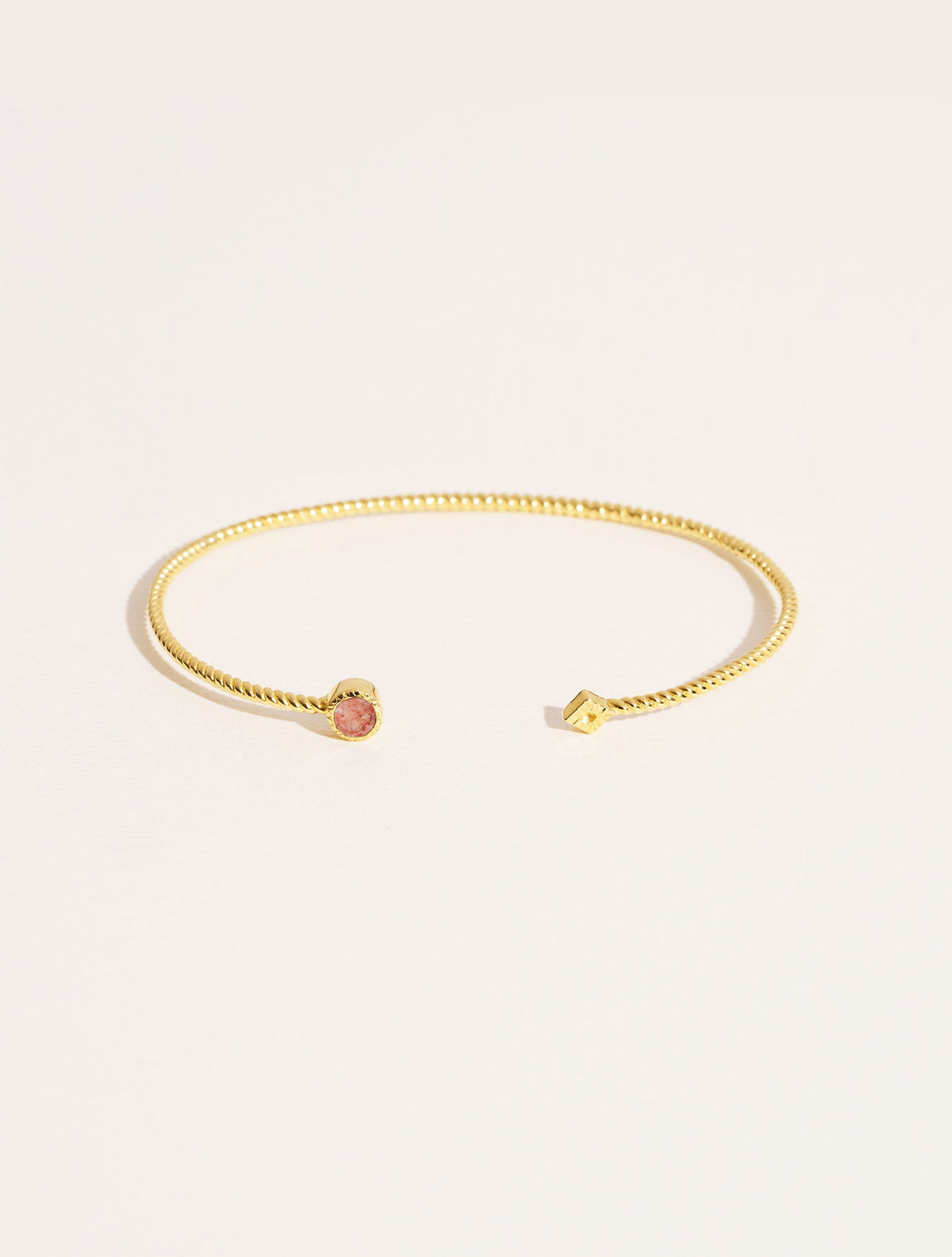 Livy Bangle - Quartz Fraise - front view