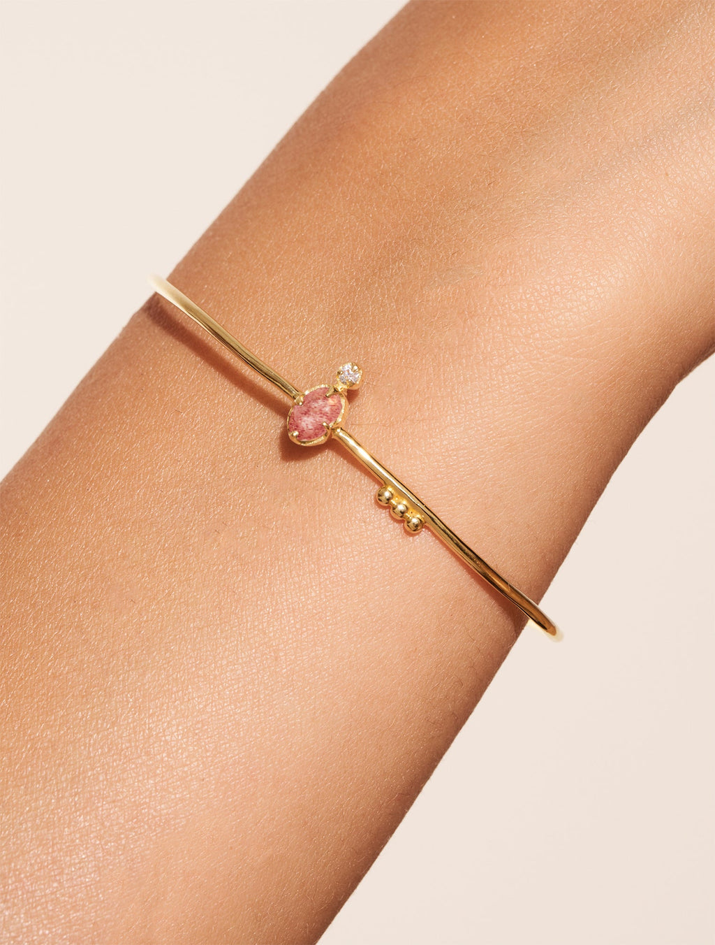 Mani Bangle - Quartz fraise - alternate view