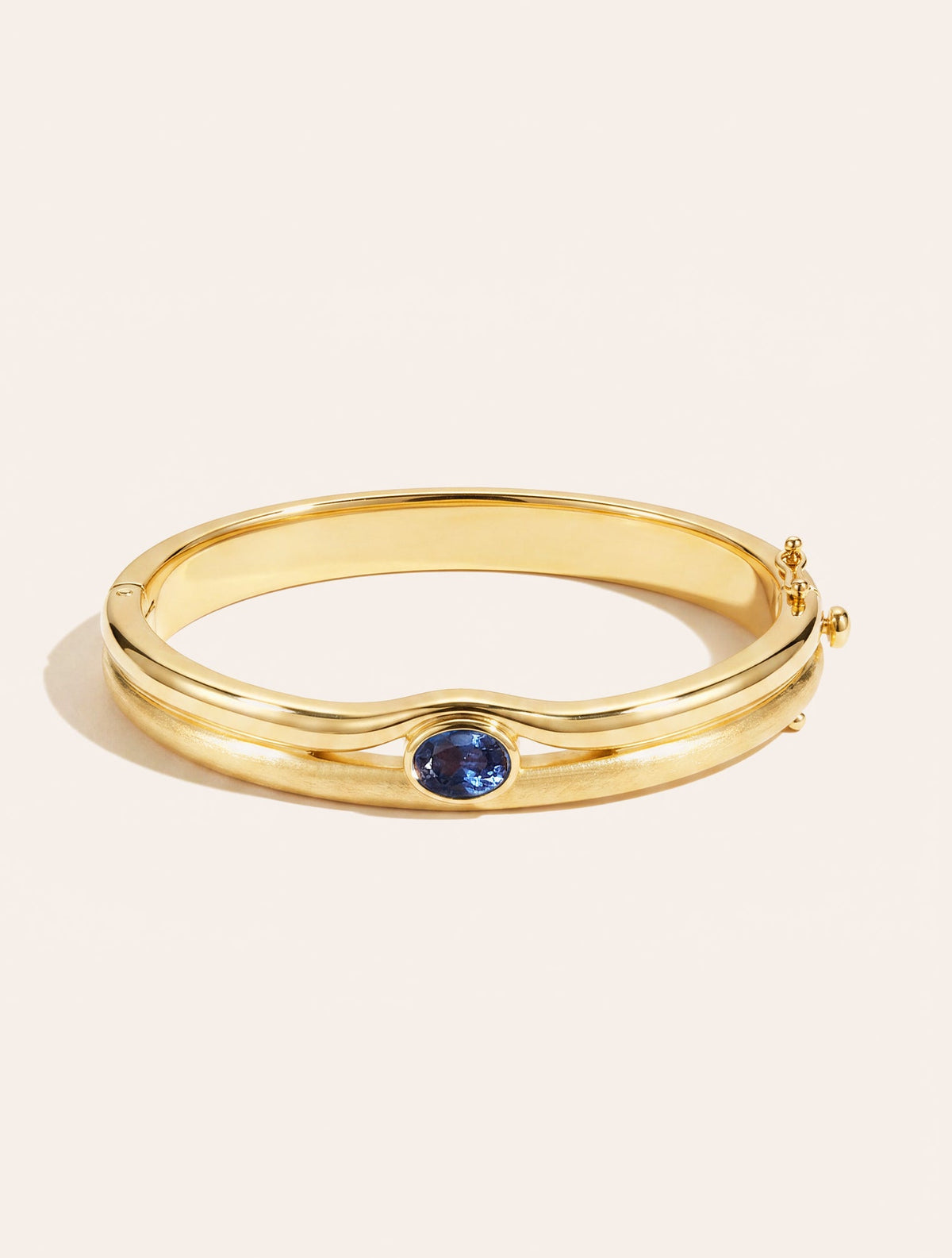 Bangle - Quartz coloured Blue Dark - Riviera - front view