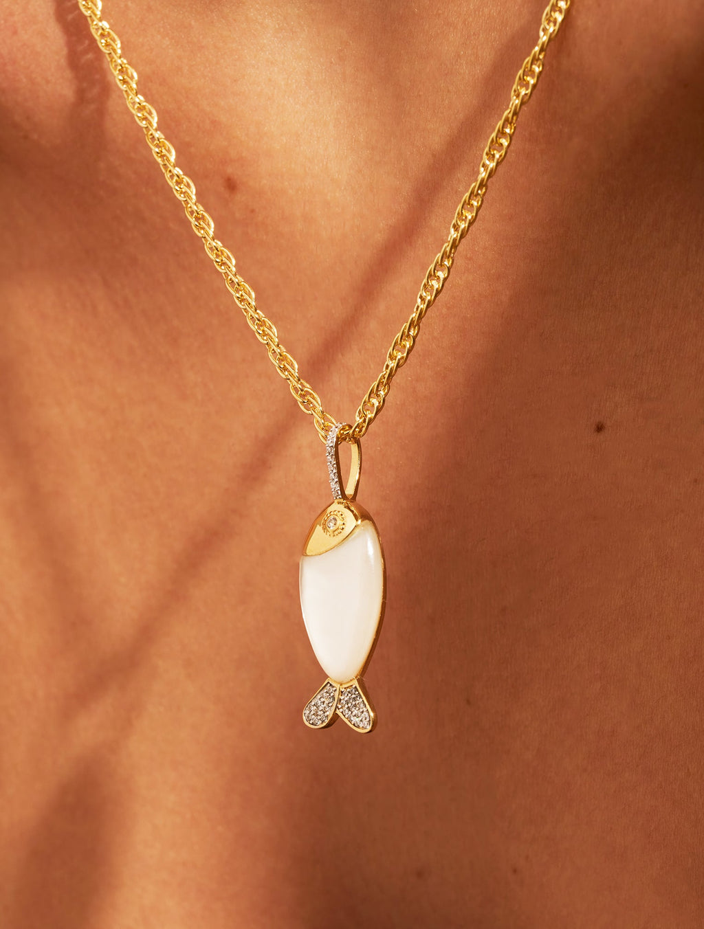 Poisson Long Necklace - Mother-of-pearl - alternate view