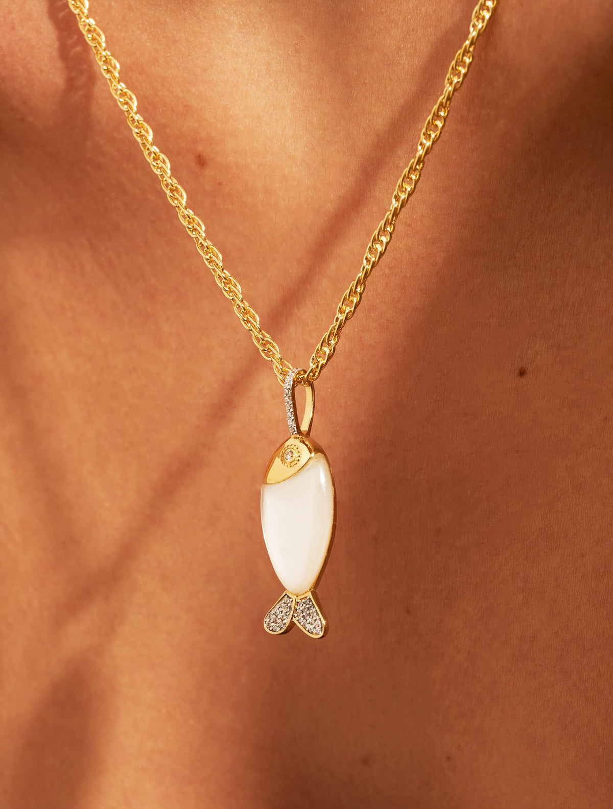 Poisson Long Necklace - Mother-of-pearl - alternate view