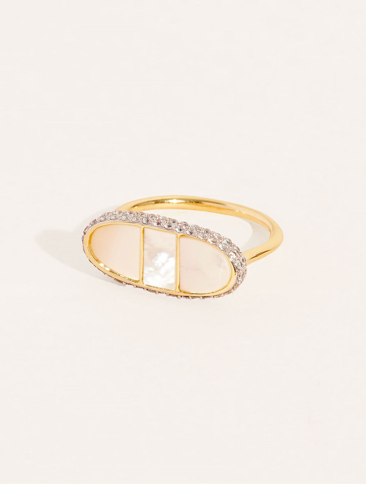 Izy Ring - 1 - Mother-of-pearl - front view