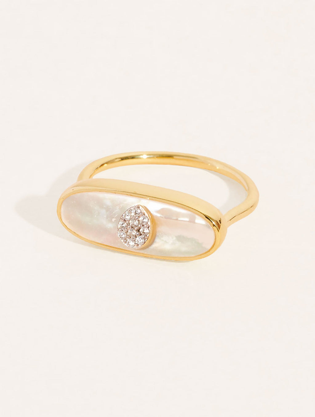 Izy Ring - 2 - Mother-of-pearl - front view