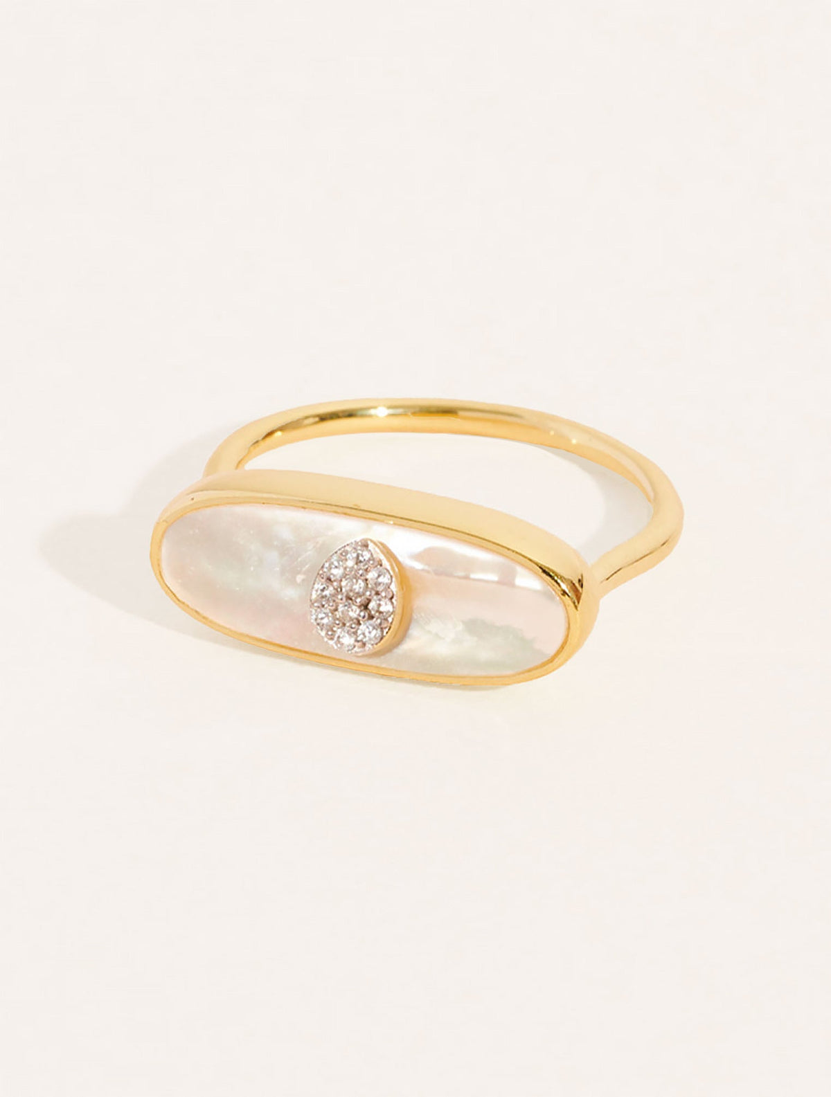 Izy Ring - 2 - Mother-of-pearl - front view