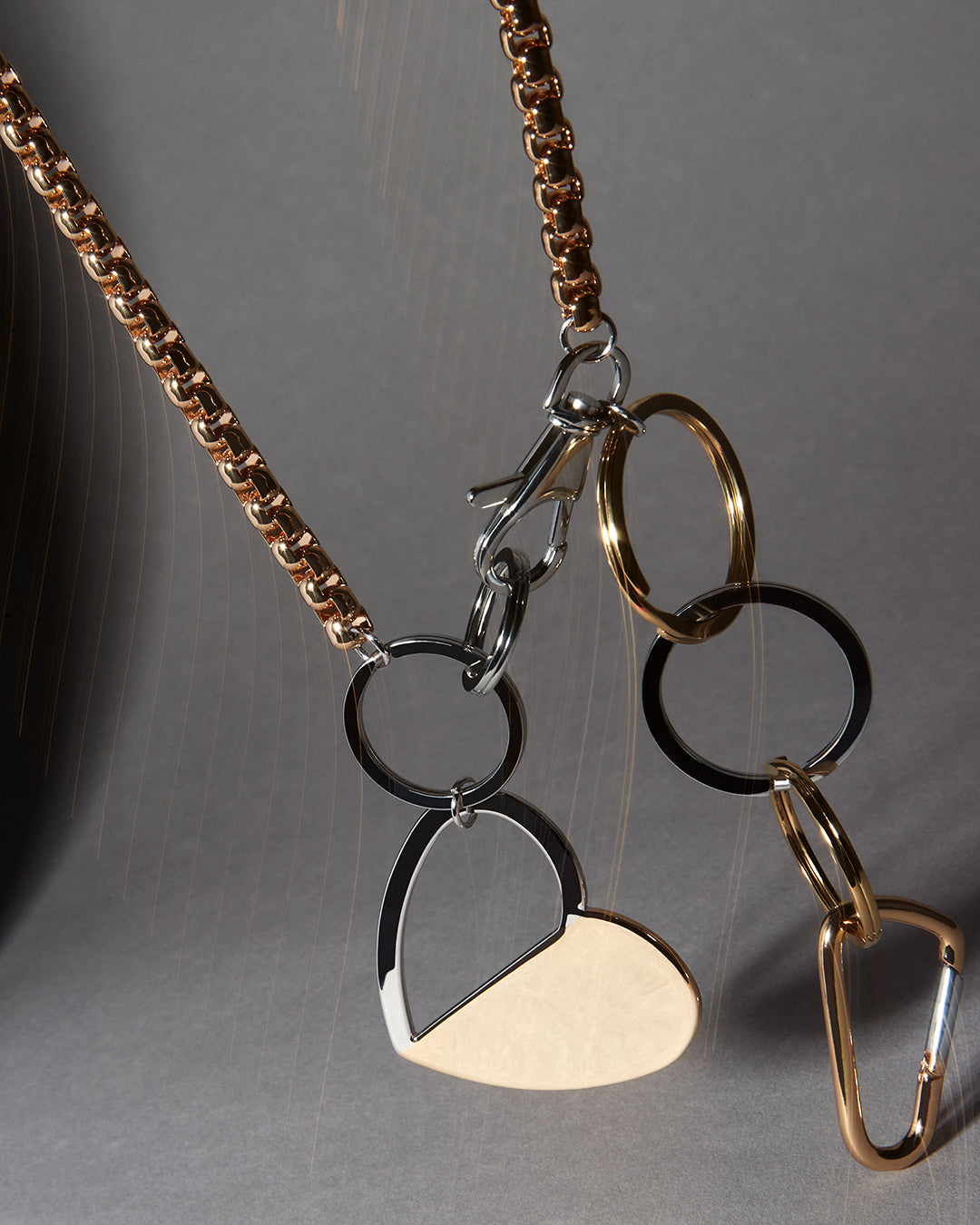 BRO Belt Chain in Gold — detail view